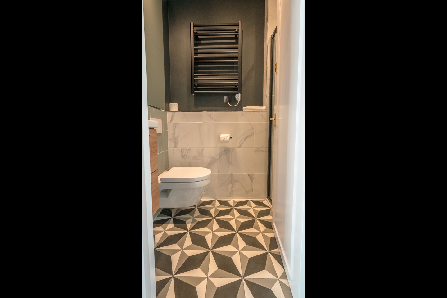 Additional image 21 of 2 Bed Flat, Queens Gate Gardens, SW7, N1 7GU