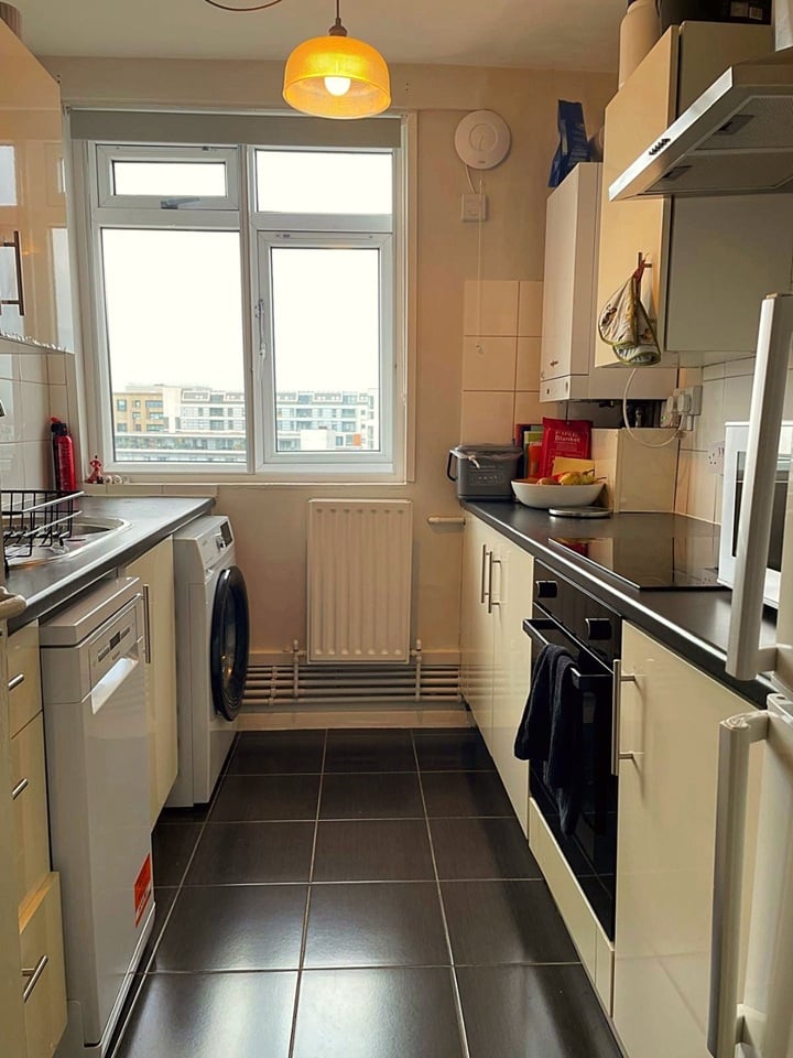 Additional image 10 of 3 Bed Flat, Longley Court, SW8, N1 7GU