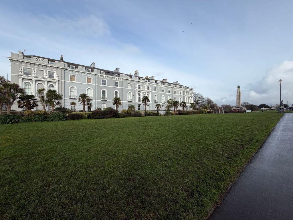 2 bed flat for saleThe Esplanade, The Hoe PL1