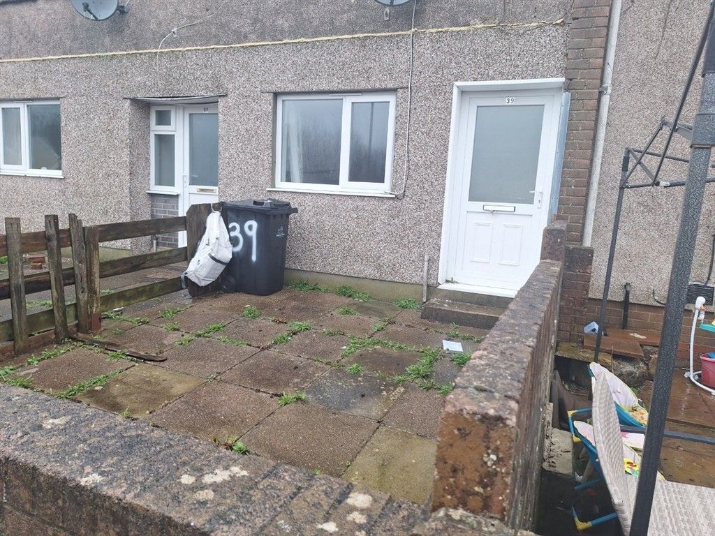 2 bed flat for saleHeol Helig, Brynmawr, Ebbw Vale NP23