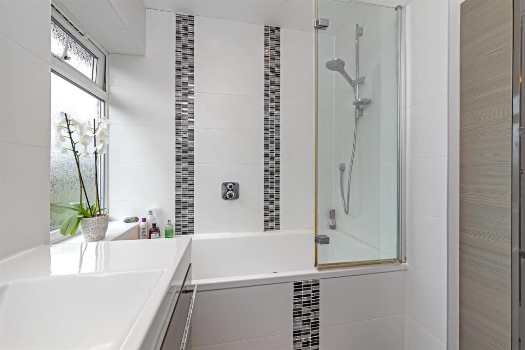 Additional image 23 of Pondfield Crescent, St. Albans