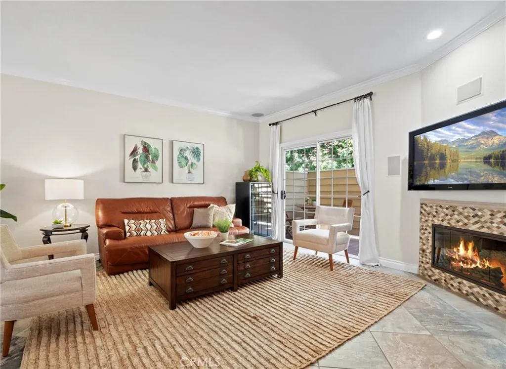 Additional image 2 of 300 Alpine Street Unit 3, Pasadena, CA 91106