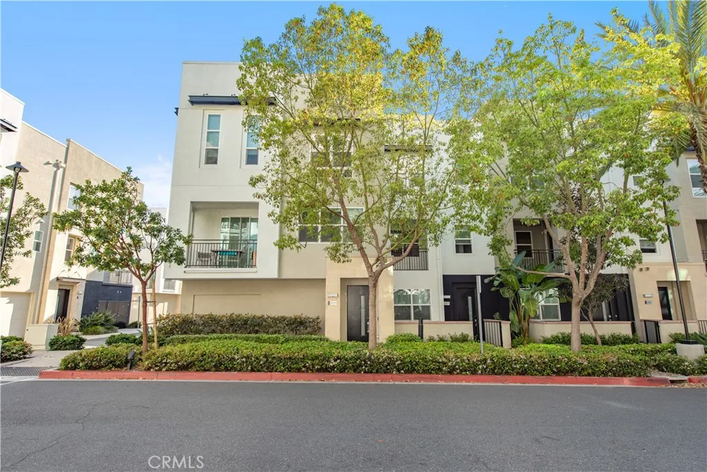 2208 Synergy, Irvine, CA 92614