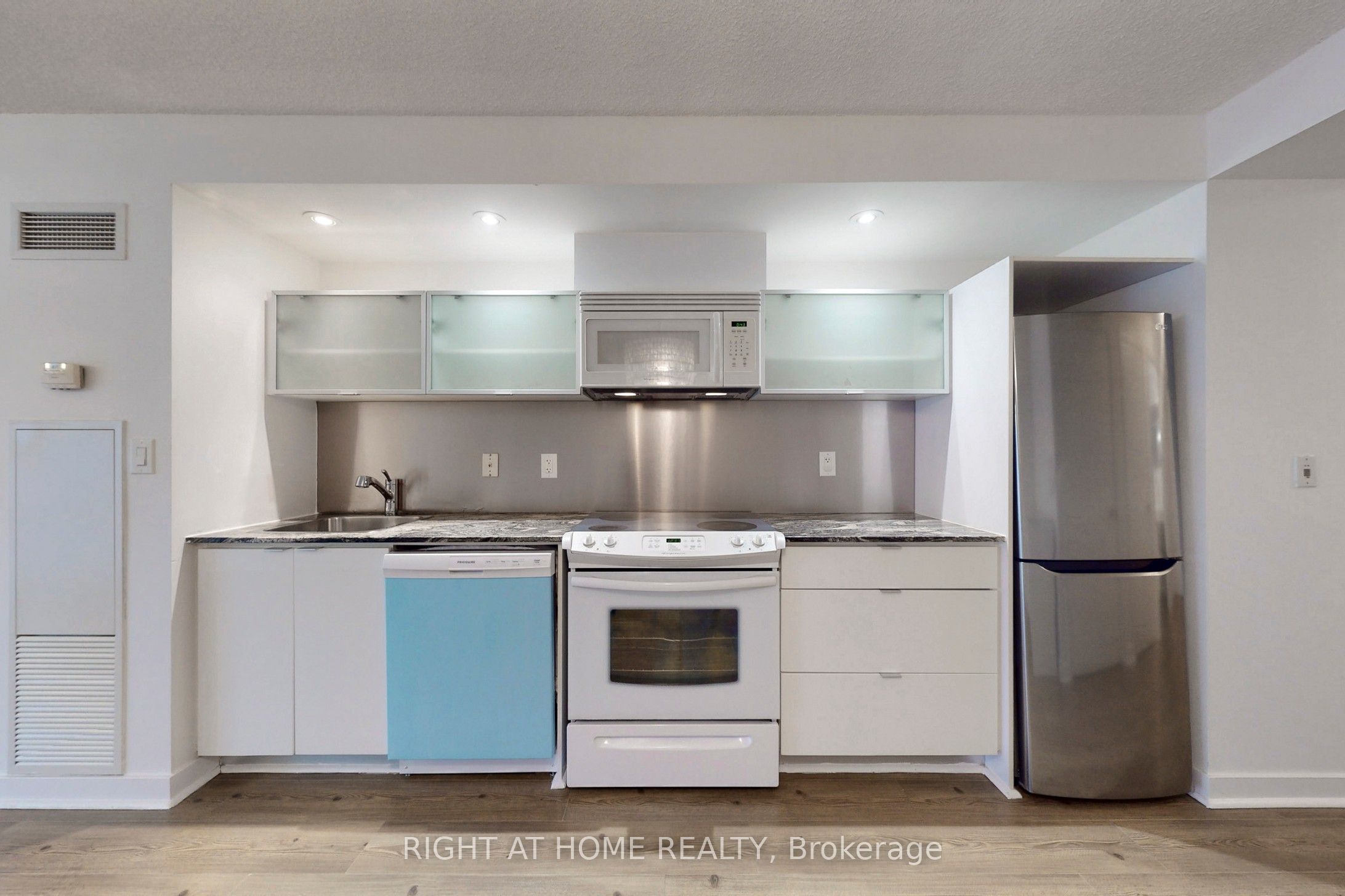 Additional image 5 of 523-4K Spadina Avenue, Toronto, ON, M5V 3Y9