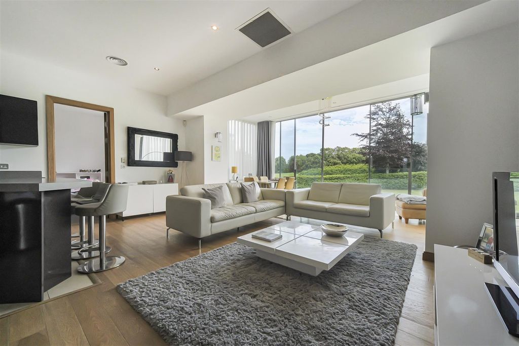 Additional image 8 of 3 bed flat for saleHensol Castle Park, Hensol, Pontyclun CF72