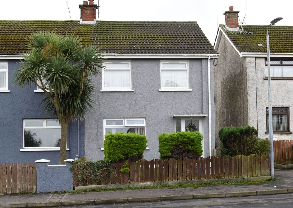 4 bed end terrace house for salePark Crescent, Millisle BT22 photo 2