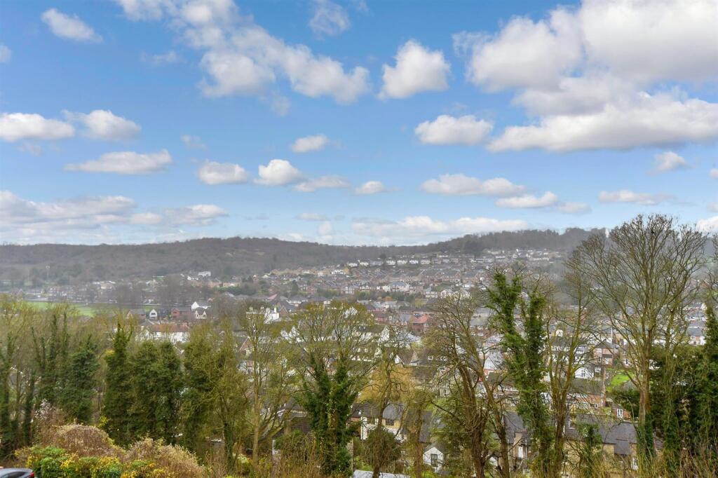 London Road, River, Kent