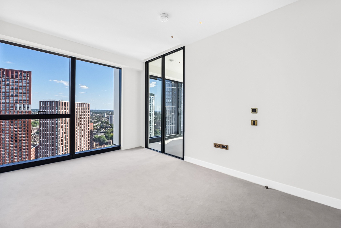 Additional image 5 of 3 Bed Flat, Nine Elms Lane, SW8, N1 7GU