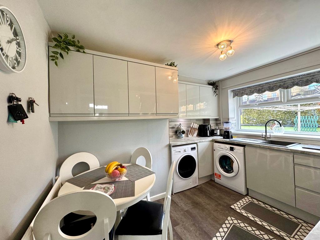 Additional image 4 of 2 bed flat for saleBrynhyfryd, Pontlottyn, Bargoed CF81