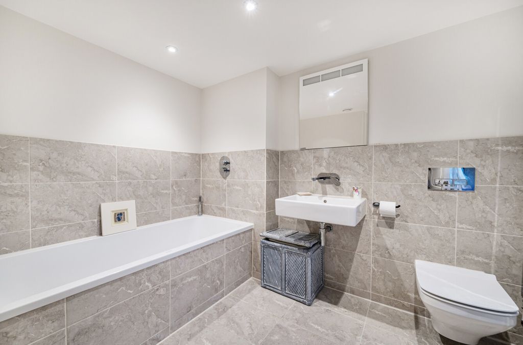 Additional image 9 of 2 bed flat for saleMaritime Square, Plymouth, Devon PL1