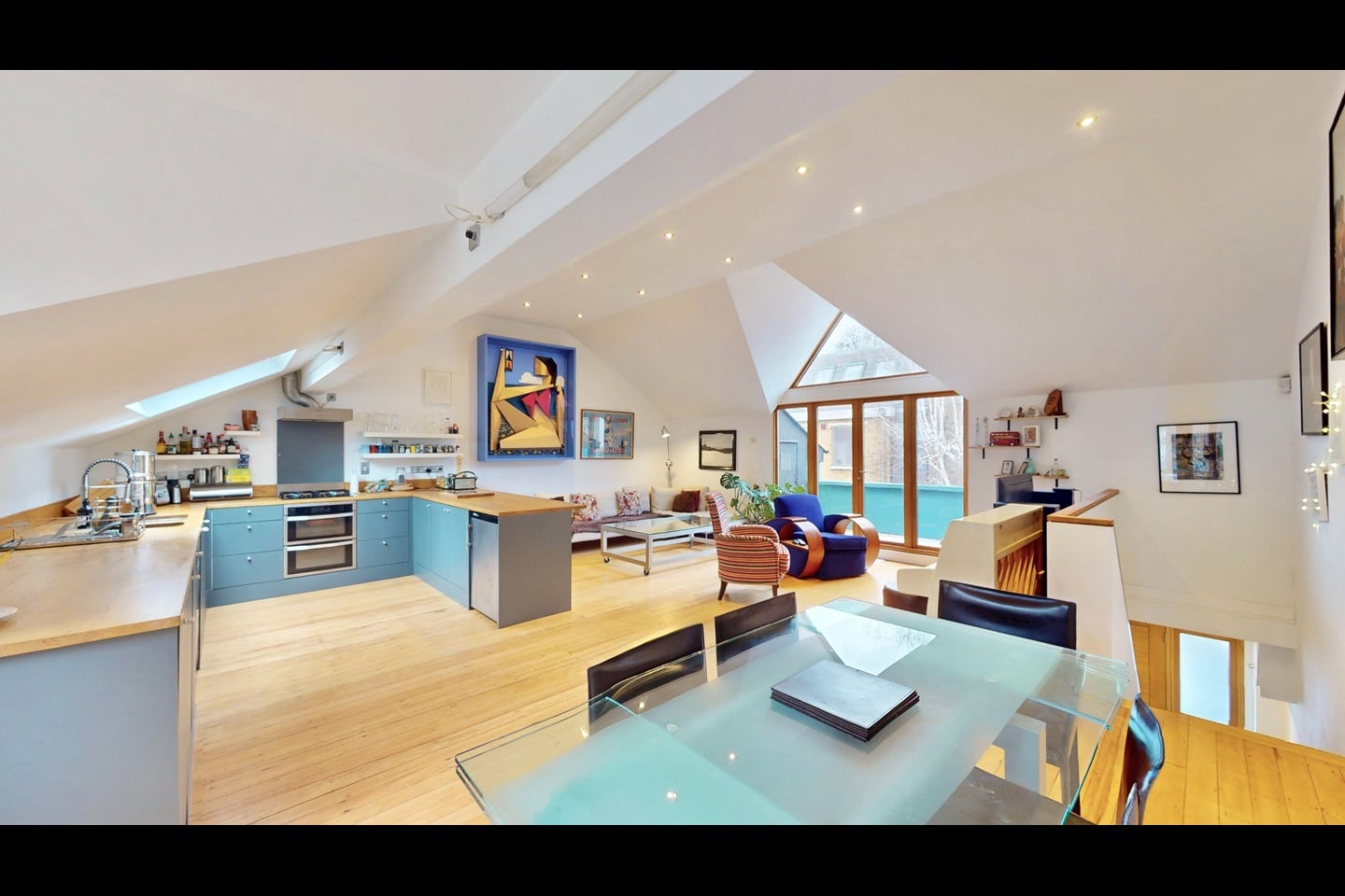 4 Bed Detached House, Murray Mews, NW1, N1 7GU