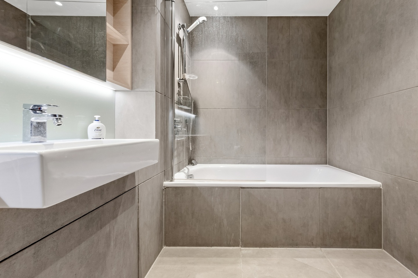 Additional image 12 of 2 Bed Flat, Brook Drive, SE11, SE1 6FA