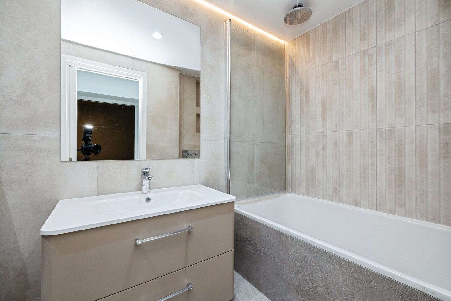 Additional image 8 of 2 Bed Flat, Old Gloucester St, WC1N, N1 7GU