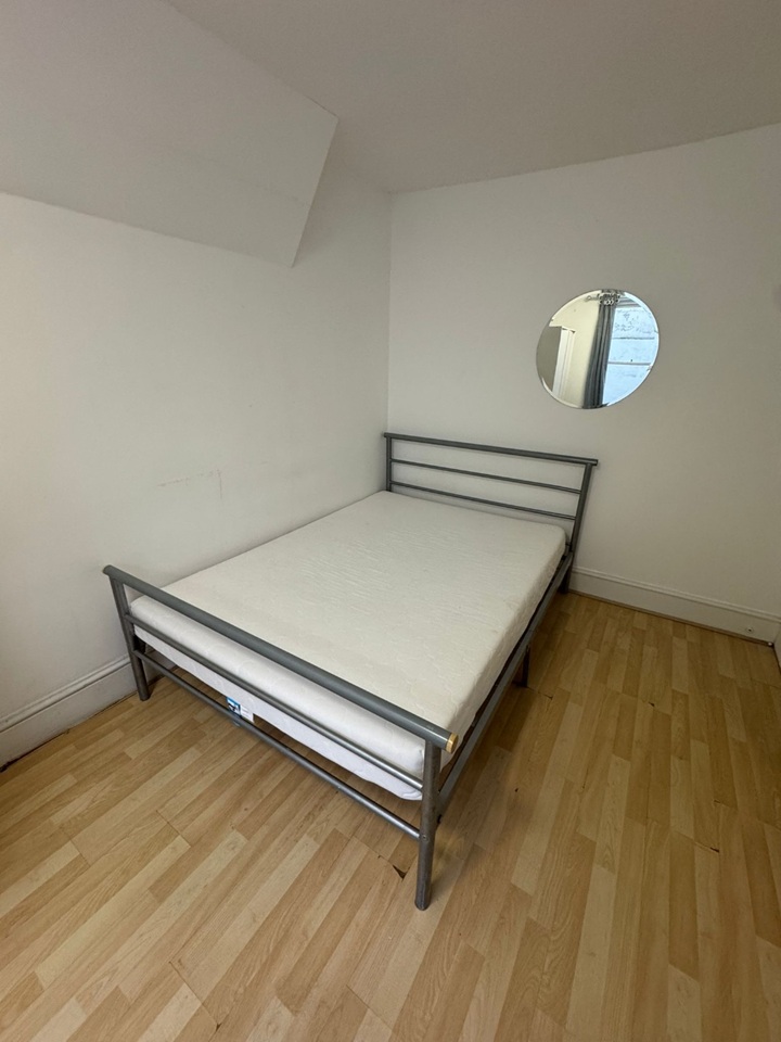 Additional image 2 of Room in a Shared Flat, Copenhagen Street, N1, N1 7GU