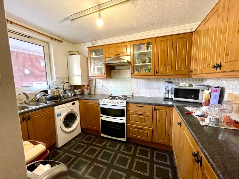 Additional image 3 of Room in a Shared Flat, Commercial Road, E1, N1 7GU