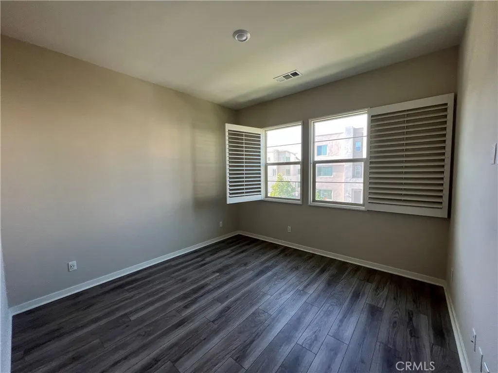 Additional image 51 of 110 Sculpture, Irvine, CA 92618