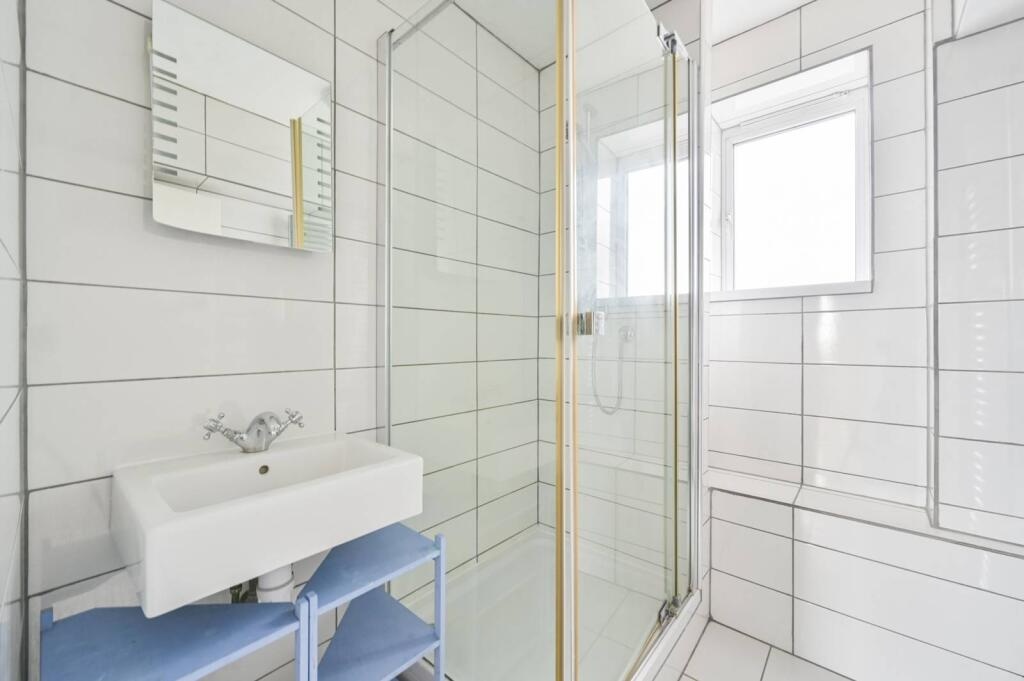 Additional image 5 of 3 Bed Flat, Faversham House, NW1, N1 7GU