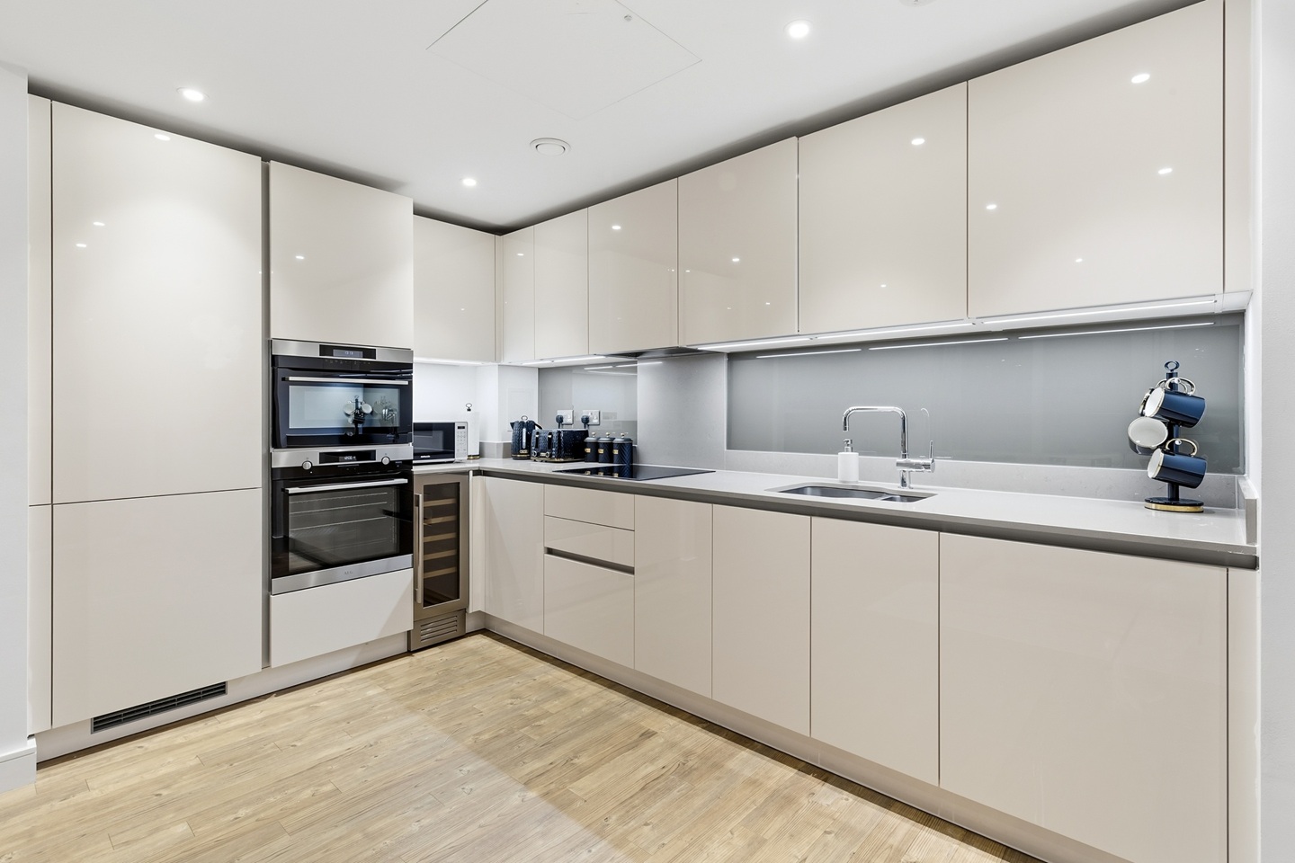 Additional image 5 of 2 Bed Flat, Gladwin Tower, SW8, N1 7GU