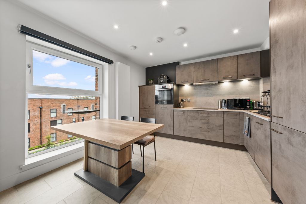 Additional image 5 of 2 bed flat for saleFestival Court, Princes Quay, Glasgow G51