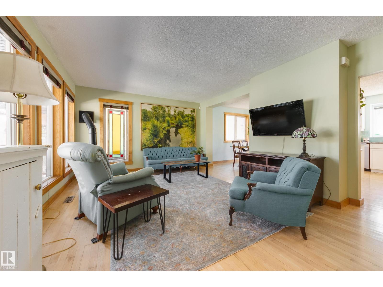 Additional image 4 of 6310 112 Street NW, Edmonton, AB, T6H3J6