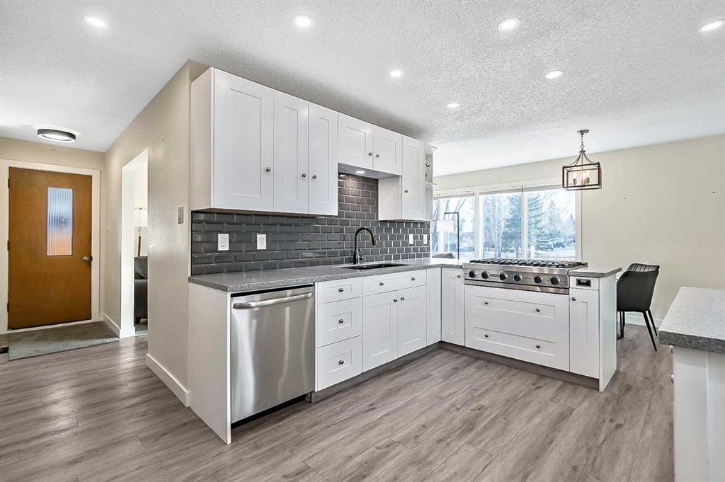 Additional image 3 of 222 Springwood Place SW, Calgary, AB, T2W 0L3
