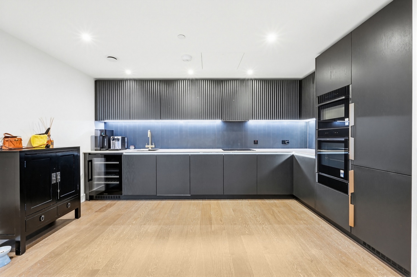 Additional image 4 of 3 Bed Flat, Ponton Road, SW11, N1 7GU