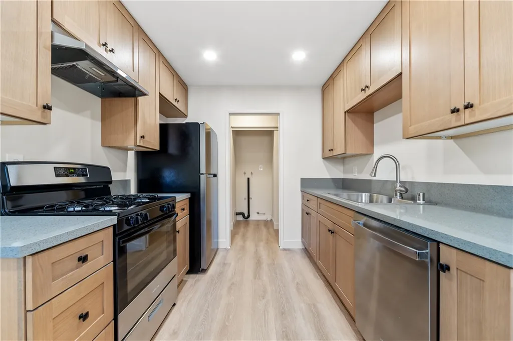 Additional image 6 of 6431 Brown Cir, Huntington Beach, CA 92647