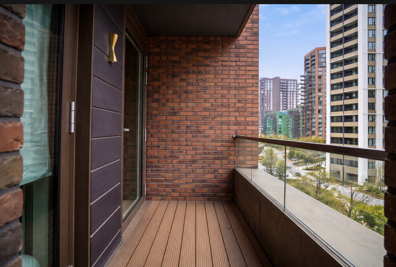 Additional image 3 of 3 Bed Flat, New Union Square, SW11, N1 7GU