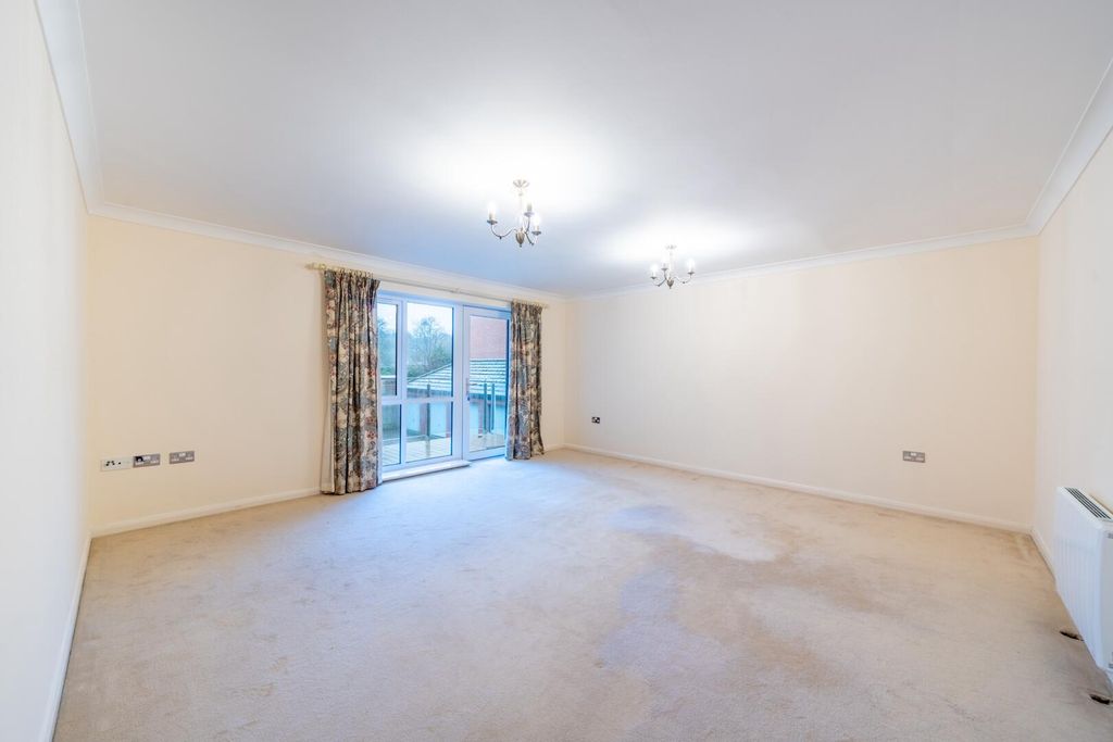 Additional image 4 of 2 bed flat for saleRoslyn Court, Willow Wong, Burton Joyce NG14