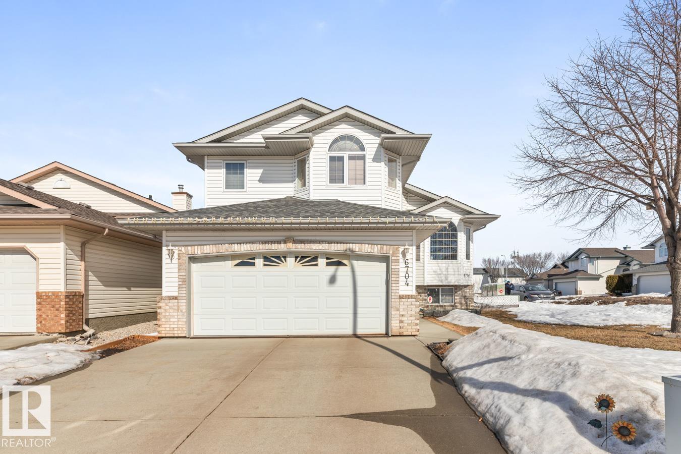 6704 164 Avenue NW, Edmonton, AB, T5Z3M4