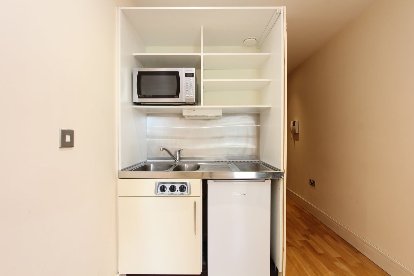 Additional image 5 of Studio Flat, Great Suffolk Street, SE1, N1 7GU