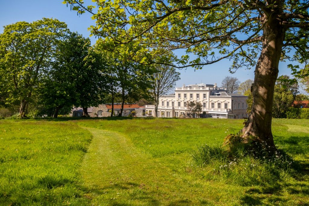 Additional image 3 of 7 bed property for saleFosse Andre, St. Peter Port, Guernsey GY1