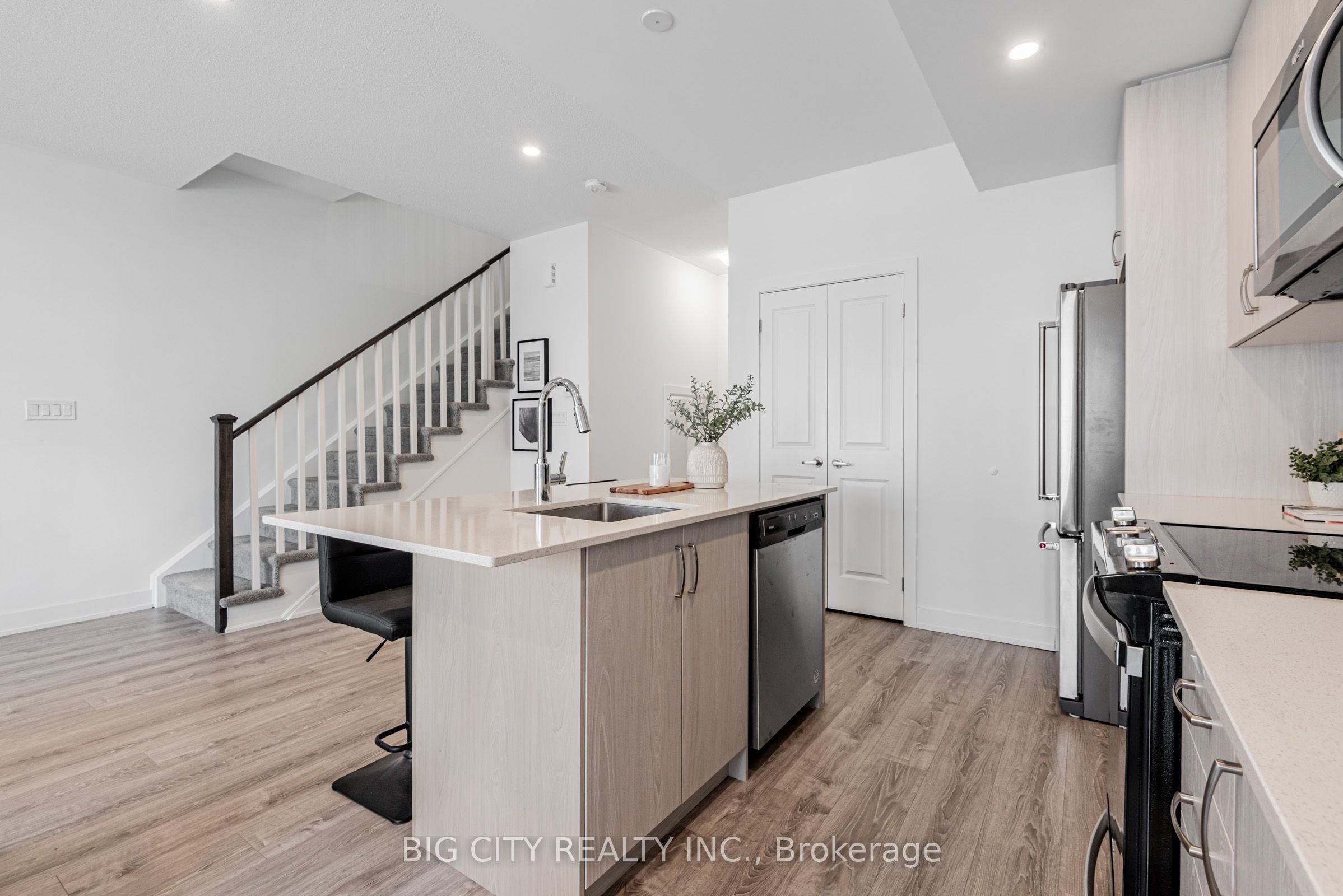 Additional image 5 of 27 Canton Lane, Whitchurch-stouffville, ON, L4A 4W8