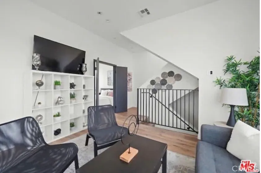 Additional image 21 of 4537 W 16th Unit 1/2, Los Angeles, CA 90019