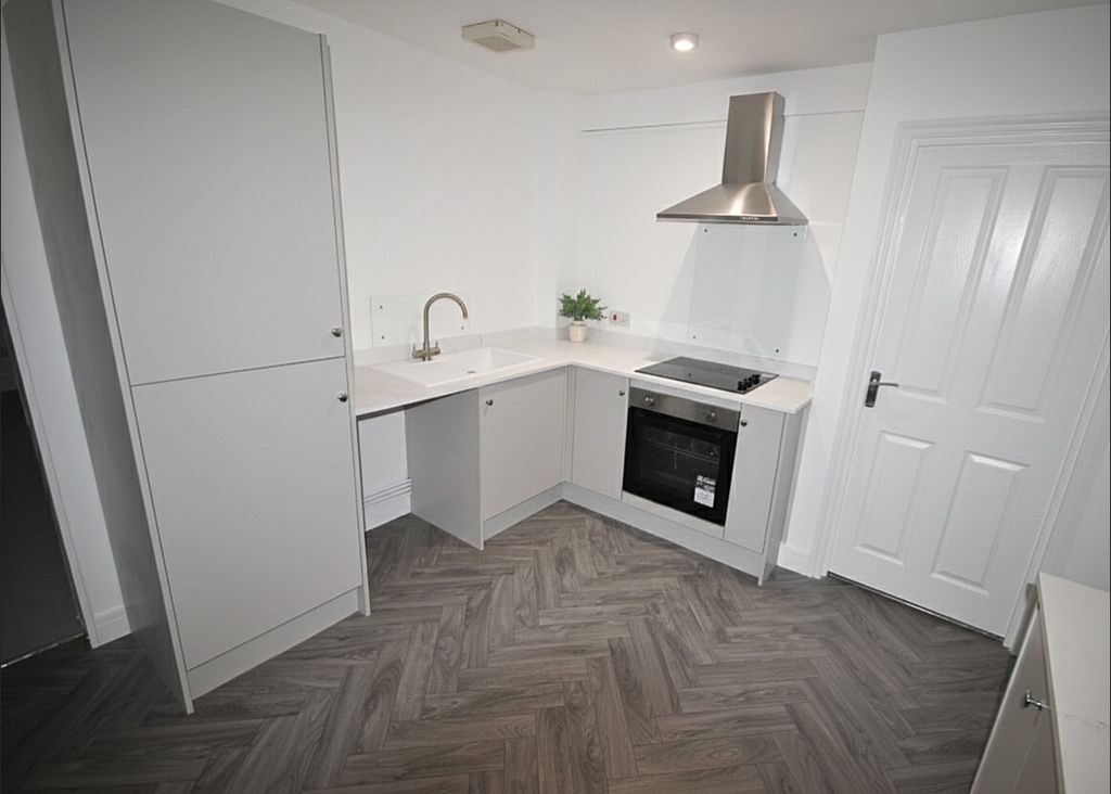 Additional image 4 of 2 bed flat for saleCilfynydd Road, Pontypridd CF37