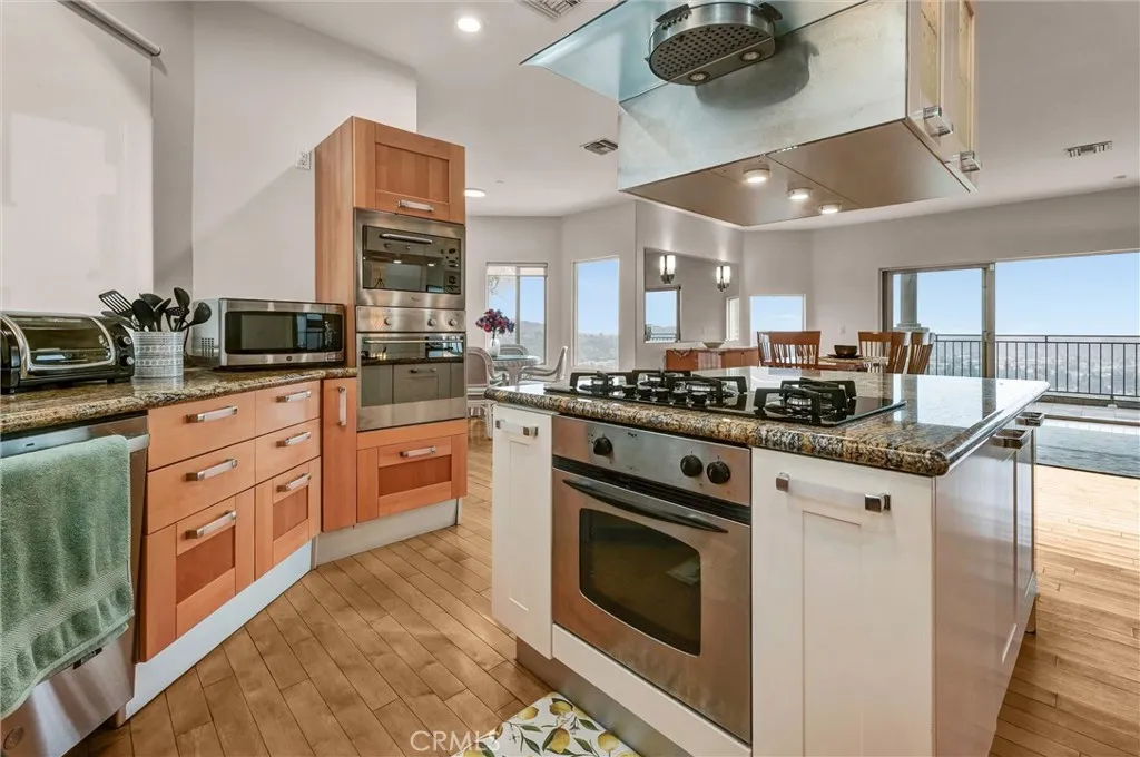 Additional image 22 of 876 Harrington Rd, Glendale, CA 91207