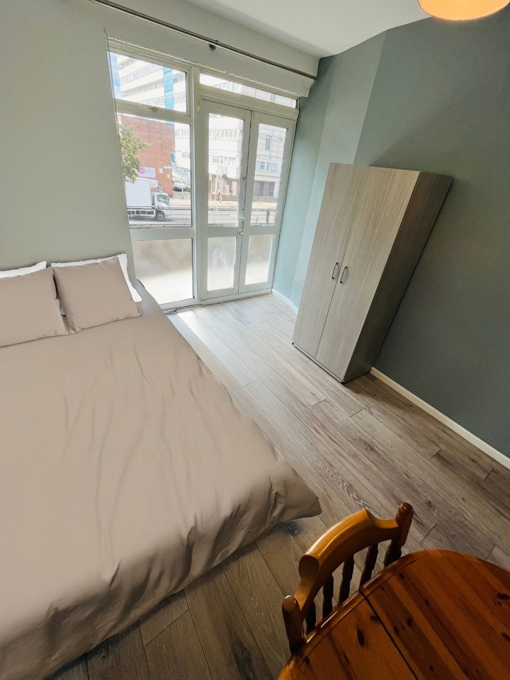 Additional image 2 of Room in a Shared Flat, Spacious Double Room In Camberwell, SE5, N1 7GU