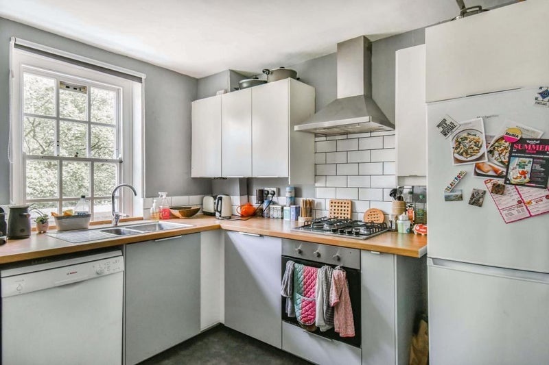 Additional image 2 of Room in a Shared Flat, Naylor House, SW8, N1 7GU