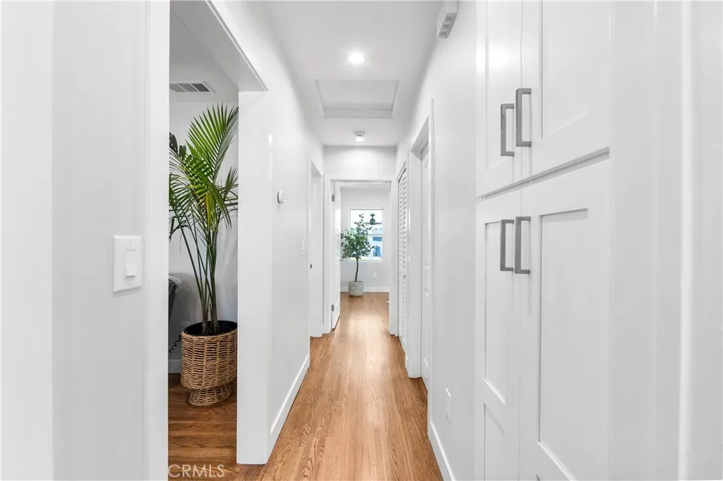 Additional image 89 of 406 Eton Dr, Burbank, CA 91504