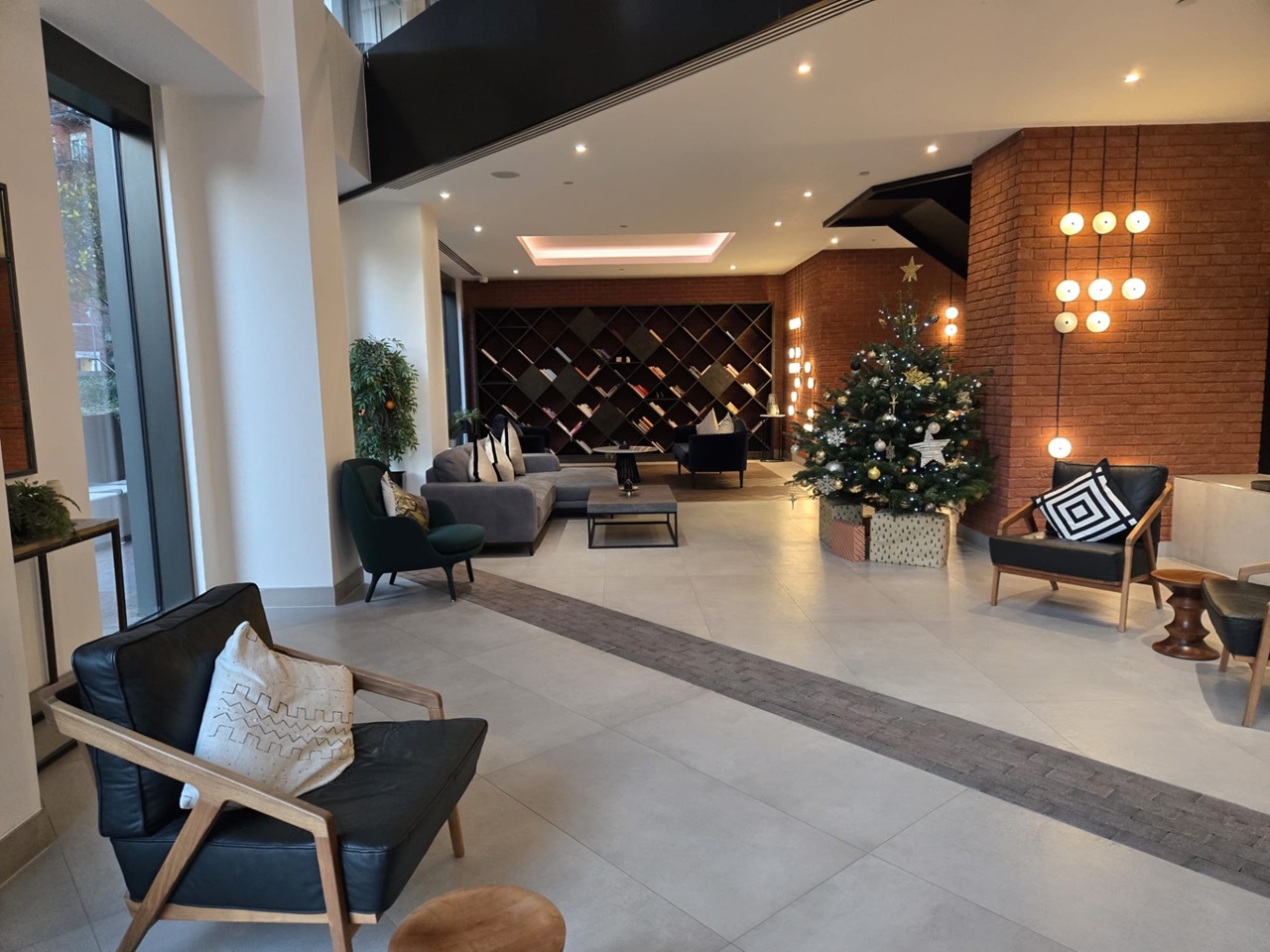 1 Bed Flat, Keybridge Tower, SW8, N1 7GU