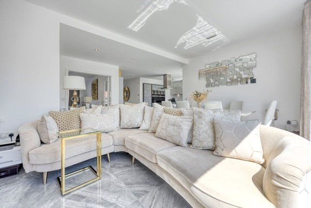 Additional image 9 of 6 bed detached house for saleThurso Crescent, Bishopton, Renfrewshire PA7