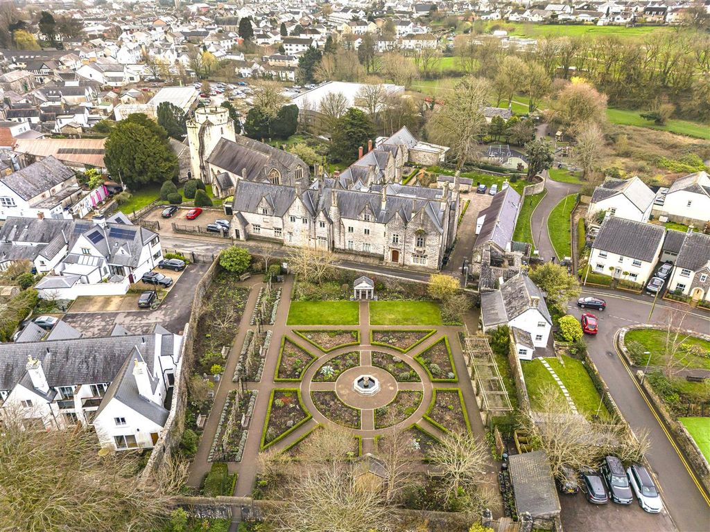 3 bed flat for saleThe Old Grammar School, Church Street, Cowbridge CF71