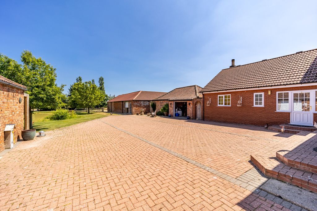 Additional image 20 of 5 bed country house for saleCross Lane, Glentham, Market Rasen LN8