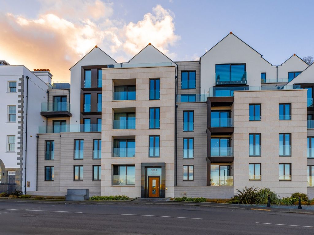 2 bed flat for saleHavelet Waters, South Esplanade, St Peter Port, Guernsey GY1