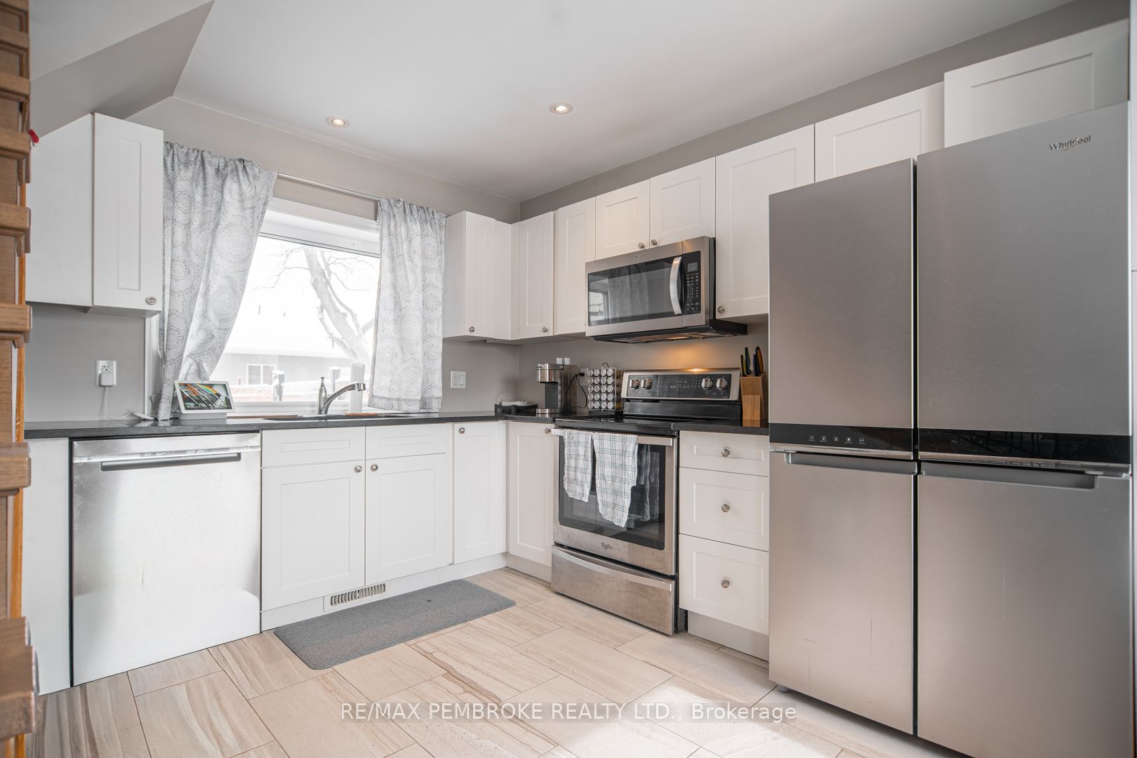 Additional image 3 of 332 Third Avenue, Pembroke, ON, K8A 5G6