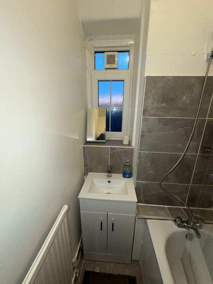 Additional image 11 of Studio Flat, Aylesford House, SE1, N1 7GU