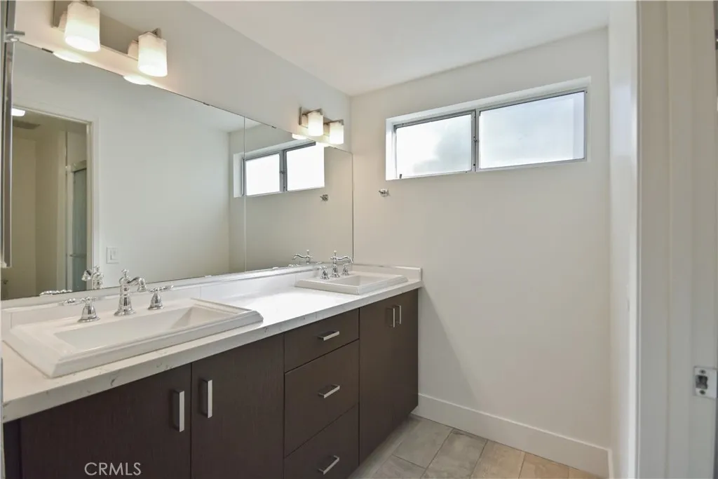 Additional image 12 of 11 Dragonfly, Irvine, CA 92604