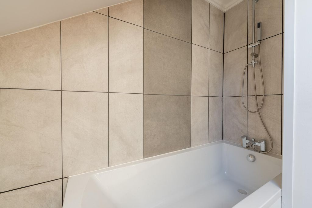 2 bed flat for saleCarradale Street, Coatbridge ML5 photo 5