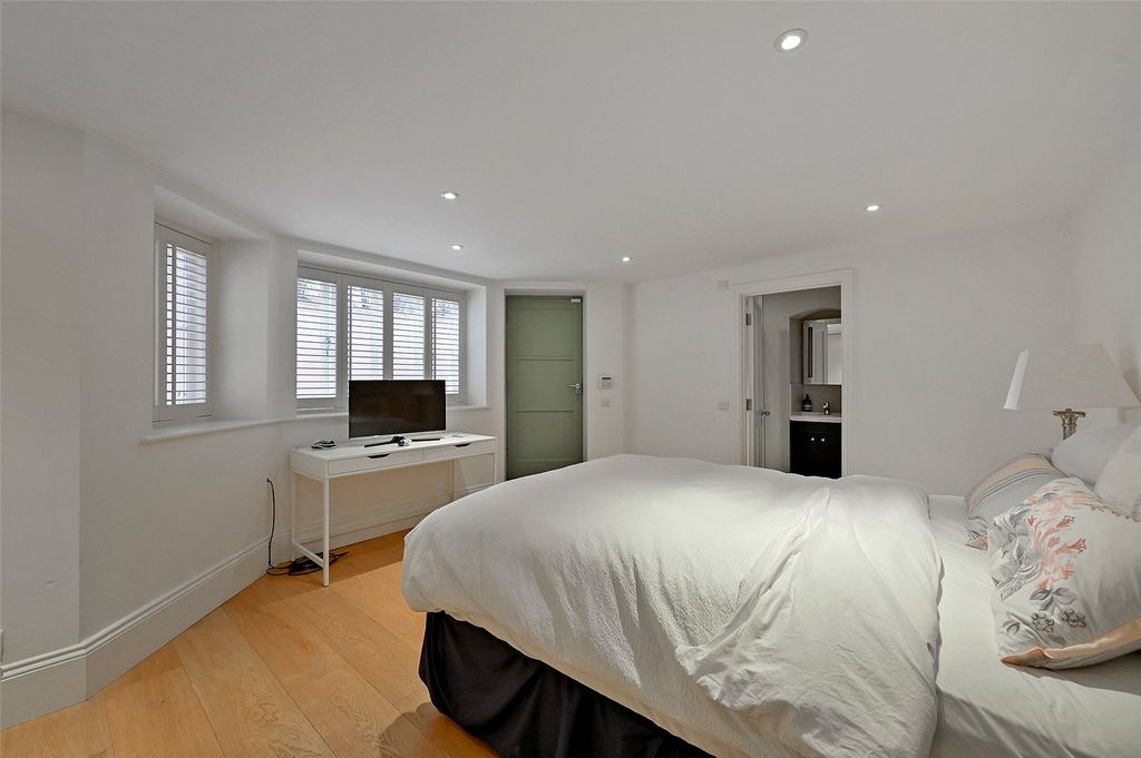 Additional image 9 of 6 bed semi-detached house for saleCharlbury Road, Oxford OX2