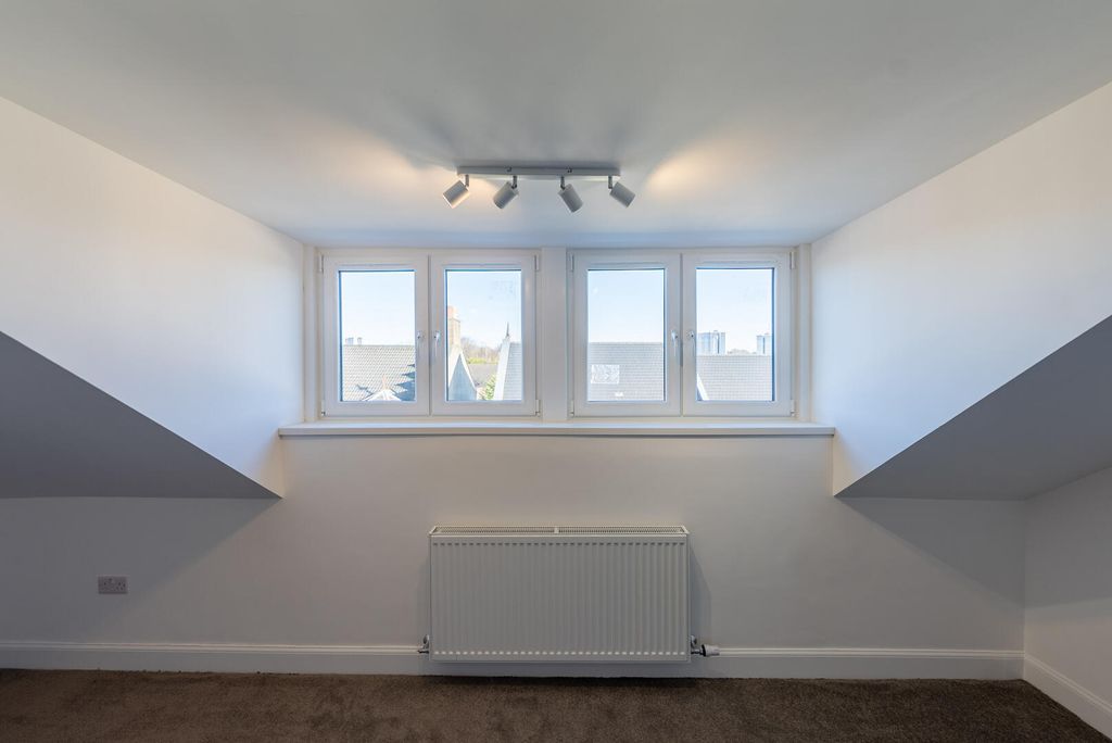 2 bed flat for saleCarradale Street, Coatbridge ML5 photo 3